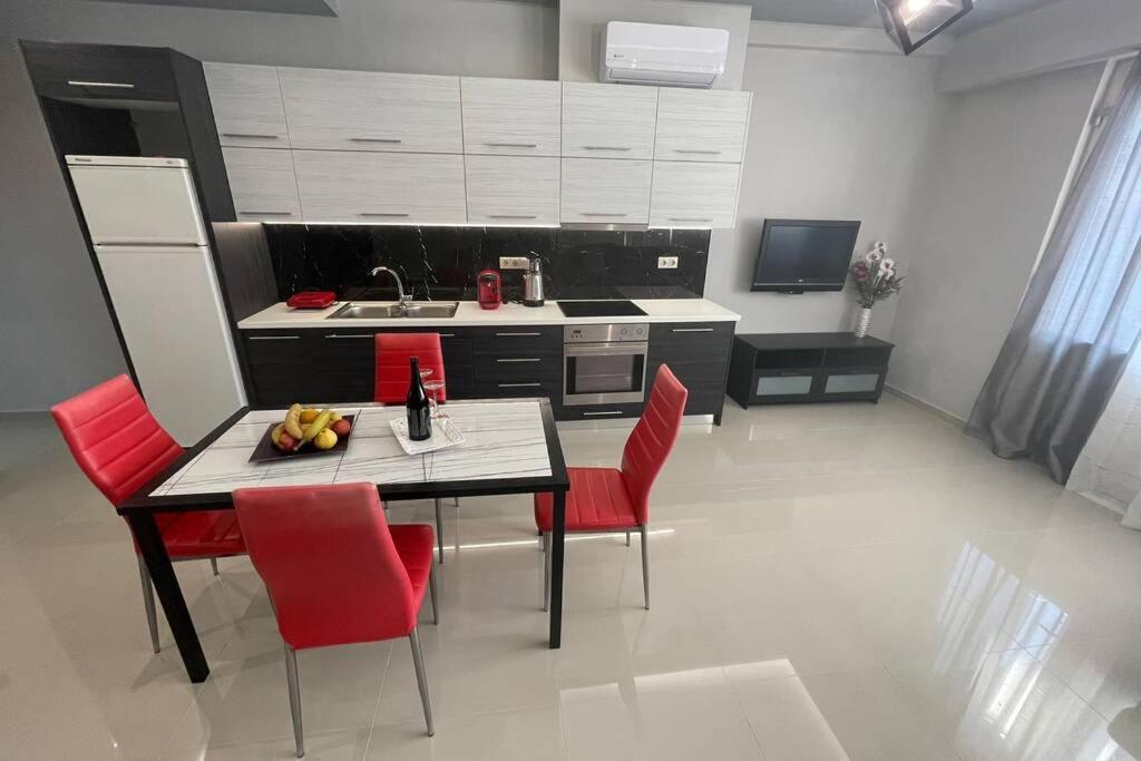 Maxim Deluxe Apartment Nea Alikarnassos Exterior photo